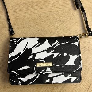 TRINA TURK Crossbody purse with cell phone pocket. Fits up to iPhone 6,7, 8 Plus